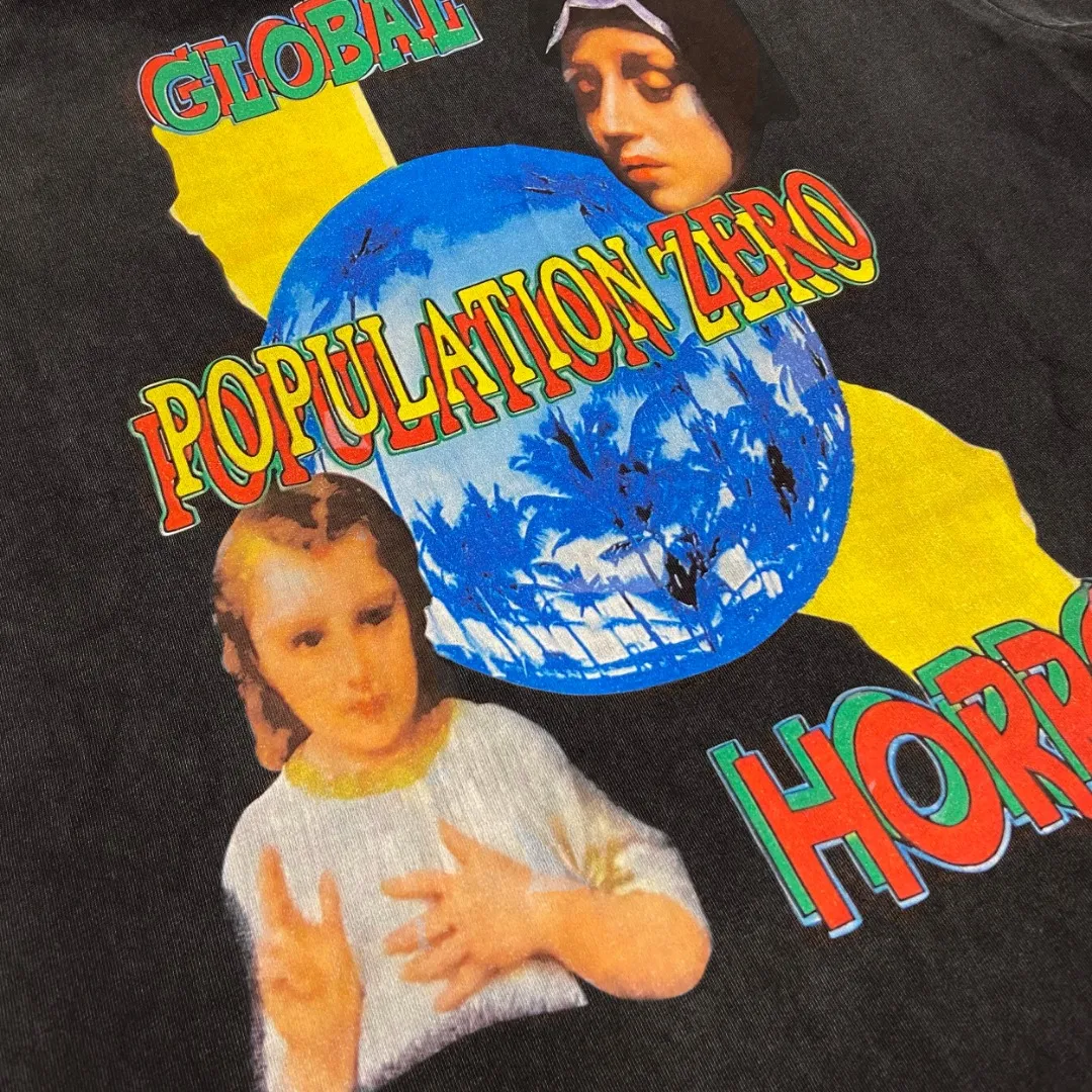 American-style Saint Michael Virgin and Child Earth retro printed washed and distressed short-sleeved men's and women's T-shirts. Digital white ink direct injection. The fabric is breathable and the pattern is three-dimensional and clear. Fabric: Double yarn 240g Style number: S898 Size: S-M-L-XL Color: Black Price: P118